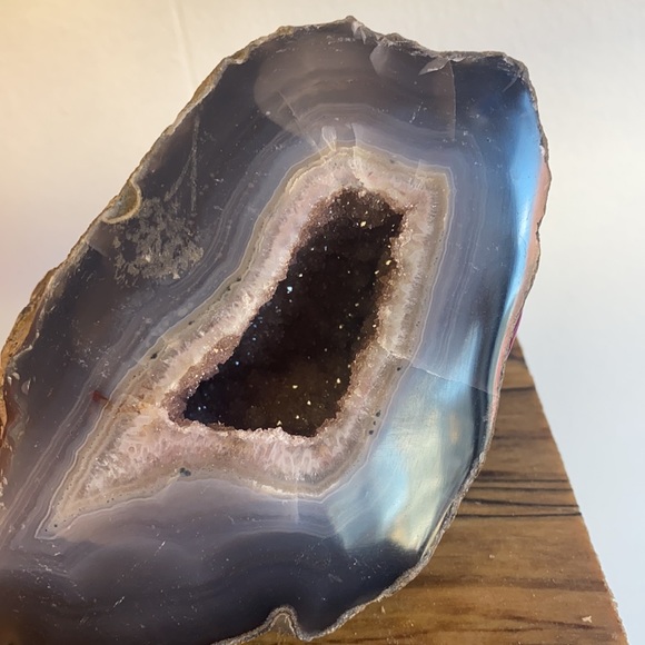 Blue agate geode caves - Picture 2 of 3